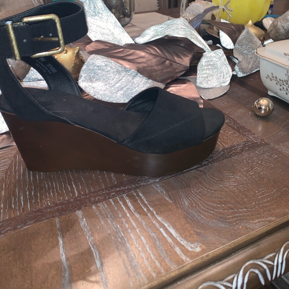 Wedge heels